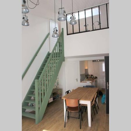 Superbe Duplex De 70M2 Avec 2 Chambres En Hyper Centre Au Calme Sur Cour Classe 3 Etoiles Avec Parking En Option La Rochelle  Exteriér fotografie