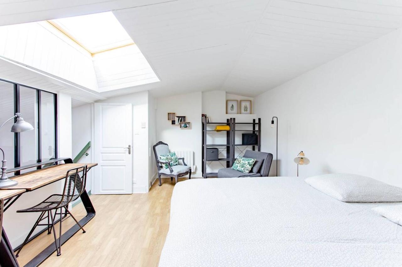Superbe Duplex De 70M2 Avec 2 Chambres En Hyper Centre Au Calme Sur Cour Classe 3 Etoiles Avec Parking En Option La Rochelle  Exteriér fotografie