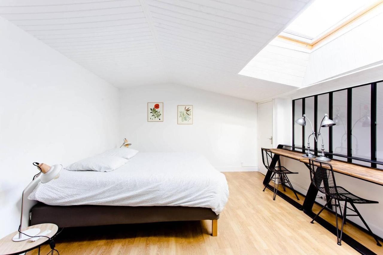 Superbe Duplex De 70M2 Avec 2 Chambres En Hyper Centre Au Calme Sur Cour Classe 3 Etoiles Avec Parking En Option La Rochelle  Exteriér fotografie